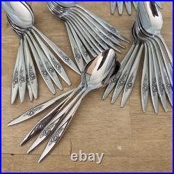 107 Pc Oneida LASTING ROSE Stainless Flatware Deluxe Hostess Serves 10