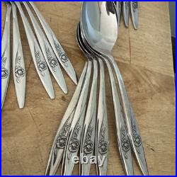 107 Pc Oneida LASTING ROSE Stainless Flatware Deluxe Hostess Serves 10