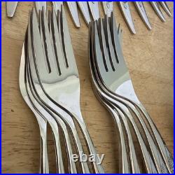 107 Pc Oneida LASTING ROSE Stainless Flatware Deluxe Hostess Serves 10