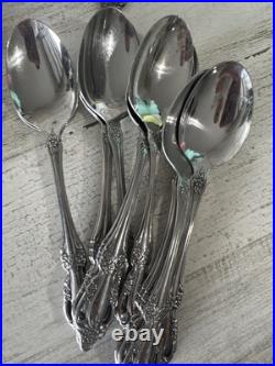 118-piece Oneida Distinction & Community Deluxe Stainless Silverware Set