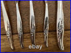 1881 ROGERS ONEIDA LTD HIGHLAND ROSE STAINLESS FLATWARE 8 Pc Place Setting Read