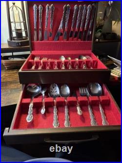 1881 Rogers Oneida Flirtation Pattern Stainless Flatware Set 75 Pieces in Case