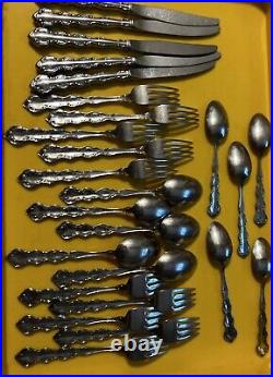 25 Pc ONEIDA MOZART Deluxe Stainless Flatware Service For 5 Glossy Scalloped