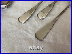 29 Pc Oneida Deluxe INDEPENDENCE Stainless Steel Flatware 3-tine forks