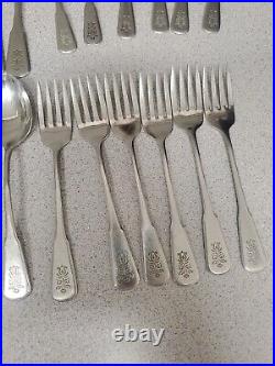 30 Pc Oneida VILLAGE Deluxe Stainless Pfaltzgraff 6 Place Settings Flatware Vtg