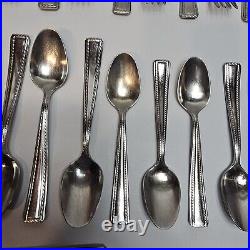 30 Pieces Oneida Flourish 18/10 Stainless Service for 6 Settings of 5 Pieces