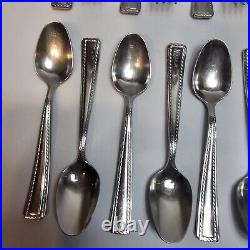 30 Pieces Oneida Flourish 18/10 Stainless Service for 6 Settings of 5 Pieces