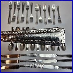 30 Pieces Oneida Flourish 18/10 Stainless Service for 6 Settings of 5 Pieces