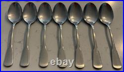 35 PC Oneida Colonial Boston Minuteman Stainless Flatware