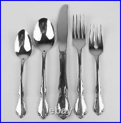 39 Pc Set Oneidacraft Deluxe Stainless Chateau (8 Place Settings less 1 knife)