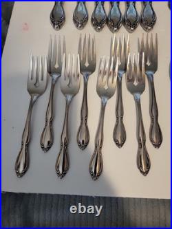 40 Pc Set ONEIDA Deluxe Strathmore Heritage Stainless Flatware Service For 6