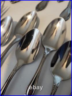 40 Pc Set ONEIDA Deluxe Strathmore Heritage Stainless Flatware Service For 6