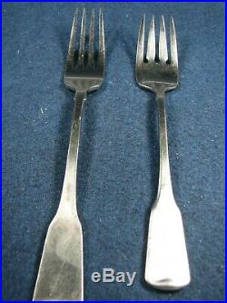 40 Piece American Colonial Oneida Cube Stainless Satin Flatware