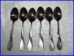 41 pieces Heirloom by Oneida 18/10 Stainless Flatware Aquarius Service for 6 ++