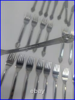 43-Piece Oneida 1881 Rogers Arbor Rose Flatware Set, Vintage True Rose Stainless