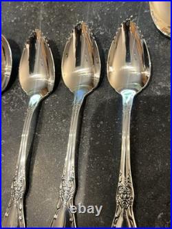 44 Pics Oneida Distinction Deluxe HH Stainless Including 8 SERVING PIECES Mint