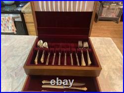 45 Pc Vtg Oneida Cube Golden Damask Rose 9 Settings Stainless Flatware Wood box