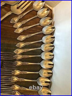 (52Pc) ONEIDA WORDSWORTH Stainless Flatware Service for 8 -1 + 5 Serving pieces