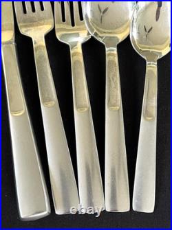 58 x ONEIDA USA Satin Scoop Stainless Steel Flatware Lot Glossy with Satin Act 58 x ONEIDA USA Satin Scoop Stainless Steel Flatware Lot Glossy with Satin Act
