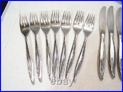 59 pc Oneida TEXTURA Deluxe Stainless Flatware with serving pcs