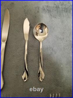 61 Pc. Set Oneida Tribeca Stainless Flatware, Beautiful