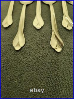 61 Pc. Set Oneida Tribeca Stainless Flatware, Beautiful 61 Pc. Set Oneida Tribeca Stainless Flatware, Beautiful