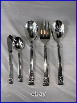 70 pc Oneida 18/10 Stainless Flatware Spoons/Forks/Knives/Serving