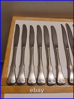 81 Pieces Oneida Community Stainless Flatware Patrick Henry Knife Spoon Lot