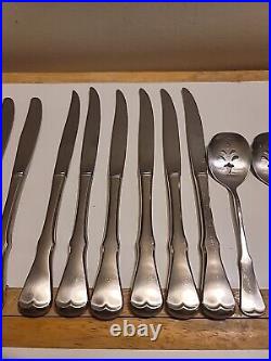 81 Pieces Oneida Community Stainless Flatware Patrick Henry Knife Spoon Lot