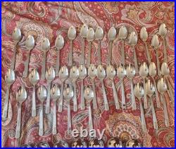 96 Pcs Oneida Stainless Flatware Park Place withFlower Spoons, Forks, Knives