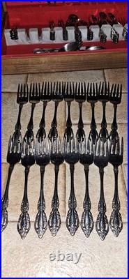 97pc. Oneida Distinction Deluxe Stainless Steel Flatware Set & Box + 4 extras