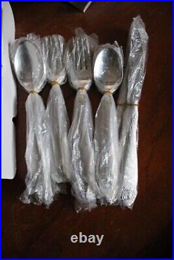BROOCH Oneida Stainless 20 Piece Service for 4 Unused 18/0 China Flatware