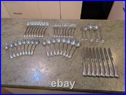 Beautiful Clean ONEIDA Deluxe Stainless Flatware Complete Set Service For 8