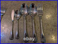 Beautiful Clean ONEIDA Deluxe Stainless Flatware Complete Set Service For 8