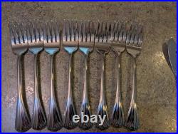 Beautiful Clean ONEIDA Deluxe Stainless Flatware Complete Set Service For 8