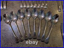 Beautiful Clean ONEIDA Deluxe Stainless Flatware Complete Set Service For 8