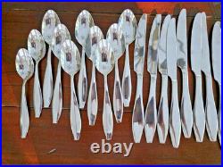 Comet by Oneida Stainless 18/0 Glossy -Set of 29 Knives, Forks, Spoons +