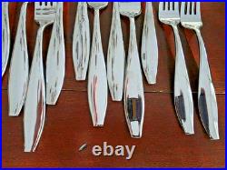 Comet by Oneida Stainless 18/0 Glossy -Set of 29 Knives, Forks, Spoons +