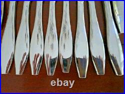 Comet by Oneida Stainless 18/0 Glossy -Set of 29 Knives, Forks, Spoons +