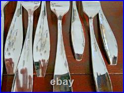 Comet by Oneida Stainless 18/0 Glossy -Set of 29 Knives, Forks, Spoons +