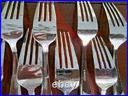 Comet by Oneida Stainless 18/0 Glossy -Set of 29 Knives, Forks, Spoons +