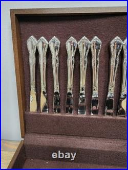 Distinction Deluxe Stainless by Oneida HH Flatware 93 Pieces