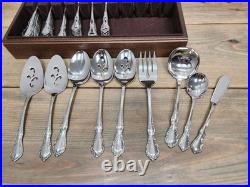 Distinction Deluxe Stainless by Oneida HH Flatware 93 Pieces
