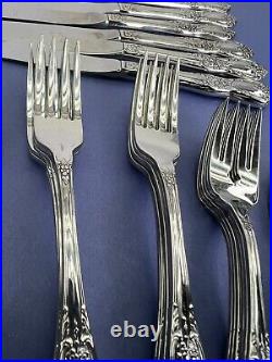 Distinction Deluxe Stainless by Oneida HH Kennett Square 63 Piece Flatware Set