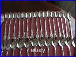 Distingtion Deluxe Stainless by Oneida HH Flatware SET of 101 Pieces NO BOX