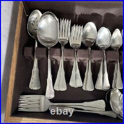 Large Set 86 Oneida American Patrick Henry Stainless Flatware With Oak Chest
