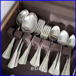 Large Set 86 Oneida American Patrick Henry Stainless Flatware With Oak Chest