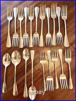 Lot 22 Pieces Oneida COLONIAL ARTISTRY Stainless Satin Flatware