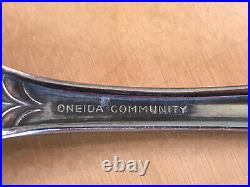 Lot 29 Oneida Community Stainless Flatware HOSTESS SERVING Pcs Forks Knives +++