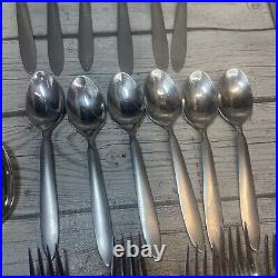 Lot of 33 Pieces Oneida USA Stainless Flatware Mid Century 6 Person Setting